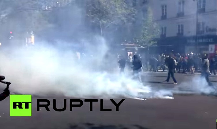 Violencia en el 1º de Mayo francés por la reforma laboral «a la española» de Hollande.