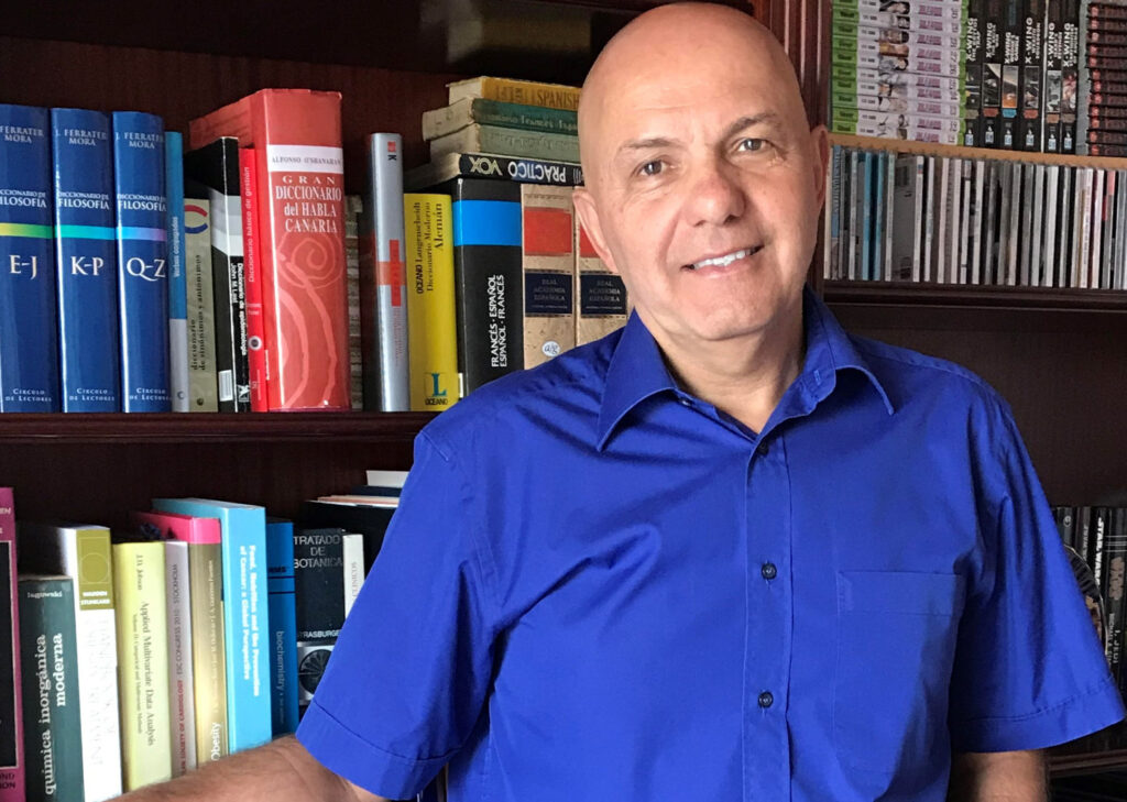Cabrera de León pide prudencia a los políticos ante la gravedad generada por el brote epidémico y que la dirección de la gestión la hagan los profesionales sanitarios