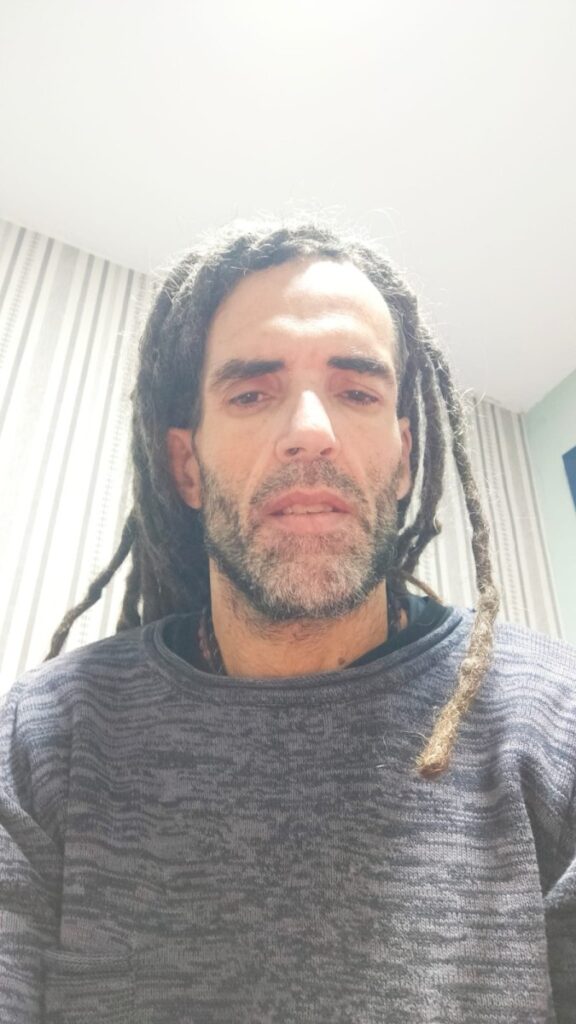 Víctor Albertos: «Uno no elige lo que le toca vivir, pero sí como afrontarlo»