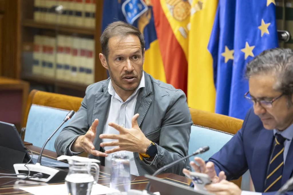 Colectivos censuran el tono irrespetuoso del Consejero Hernández Zapata en el Parlamento sobre Cuna del alma