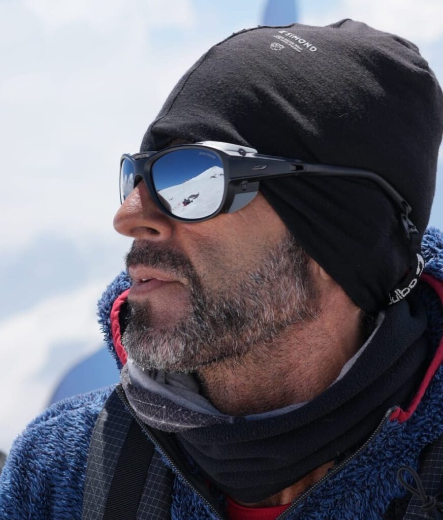 Mandy Placeres: el abrazo del Himalaya y el legado de un periodista insobornable