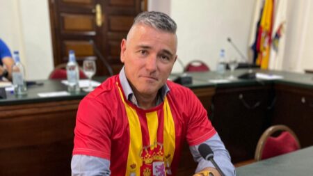 «Me tienes hasta los cojones, eres un hijo de puta», las graves amenazas del concejal de VOX en Adeje contra el concejal de Podemos en el pleno municipal